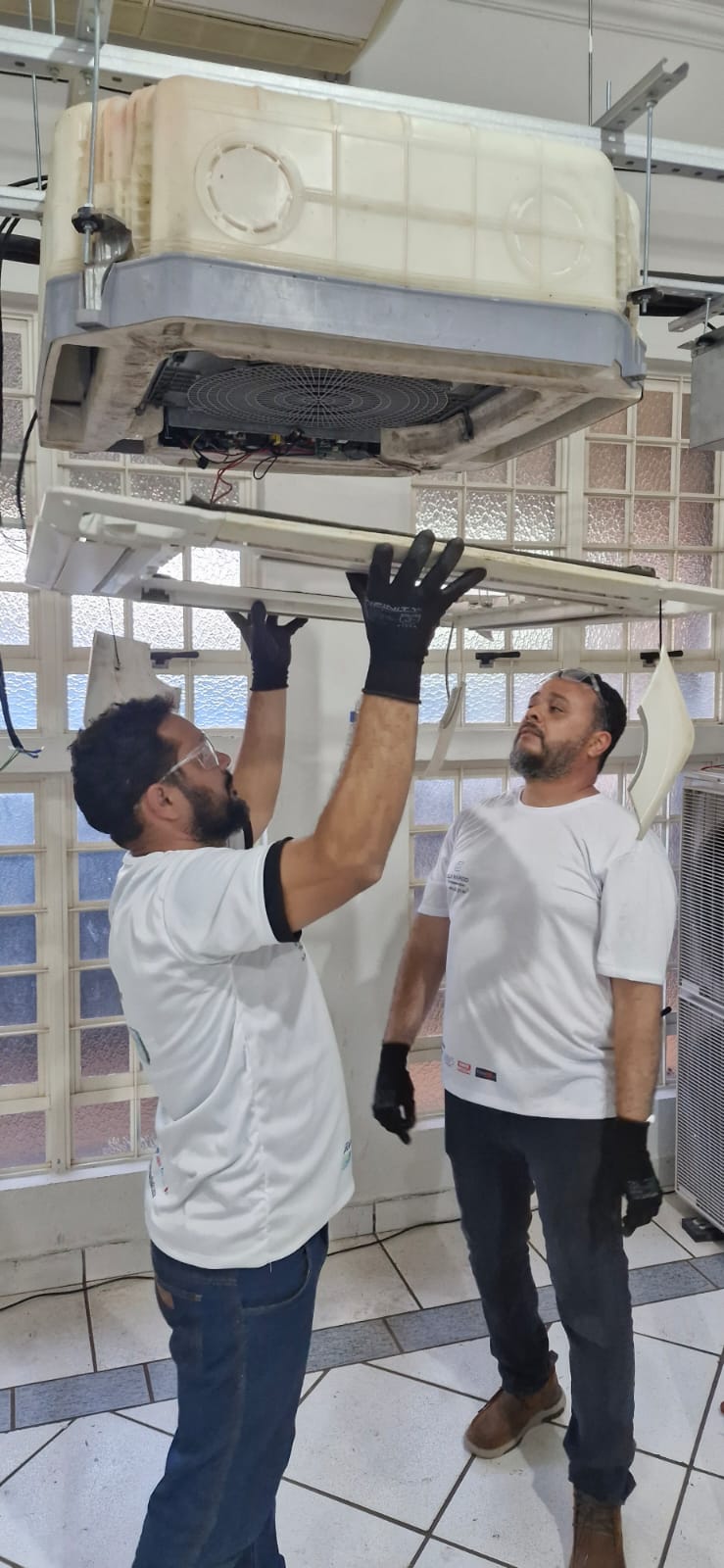Instalação Prática no Teto - Fórmula Inverter 4.0